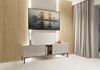 Elegancki salon w drewnie i kamieniu