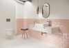 Pastelowa łazienka w różowych kaflach