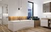 Nowoczesna łazienka z drewnianymi wykończeniami