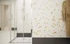 Mozaika i dekoracyjne płytki w jasnej łazience Cersanit Regna