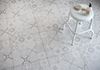 Detal patchworkowej podłogi Cersanit Concrete Style