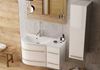 Łazienka z białymi szafkami z serii Oristo Opal