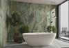 Wielkie formaty Cerrad Brazilian Quartzite w wykończeniu łazienki z oknem