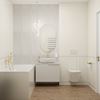 Biało-brązowa łazienka z delikatnymi dekorami Tubądzin Lumiere