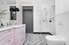 Klasyczna łazienka z marmurową mozaiką Dunin Manorial