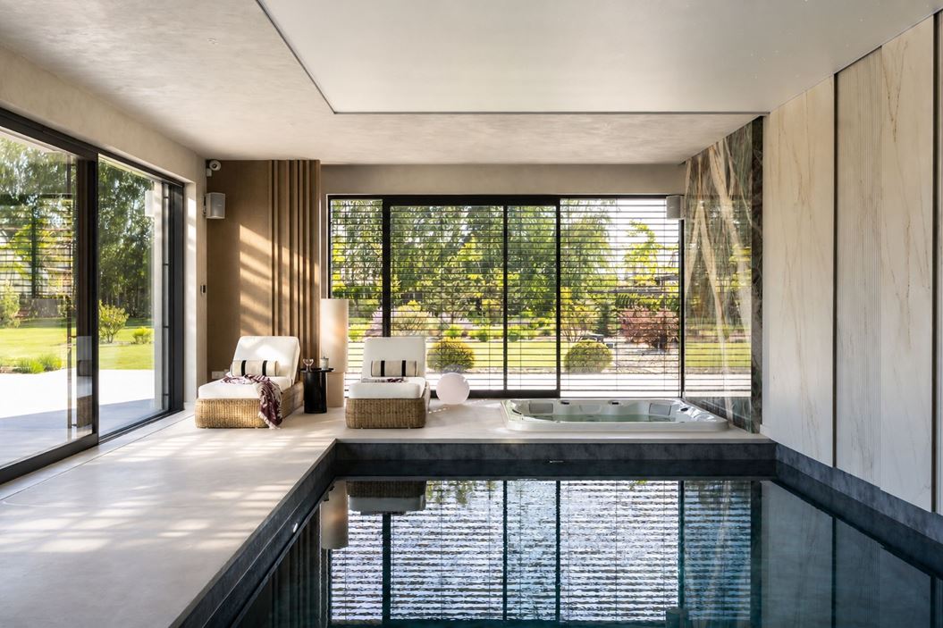 Cisza, światło i 161 m² regeneracji. Projekt domowego SPA od Sqala Interior Design