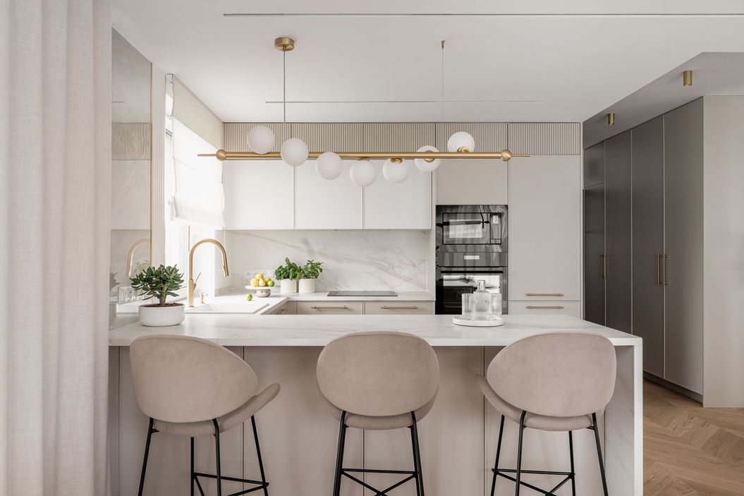 Biało-beżowa elegancja - dom w Poznaniu