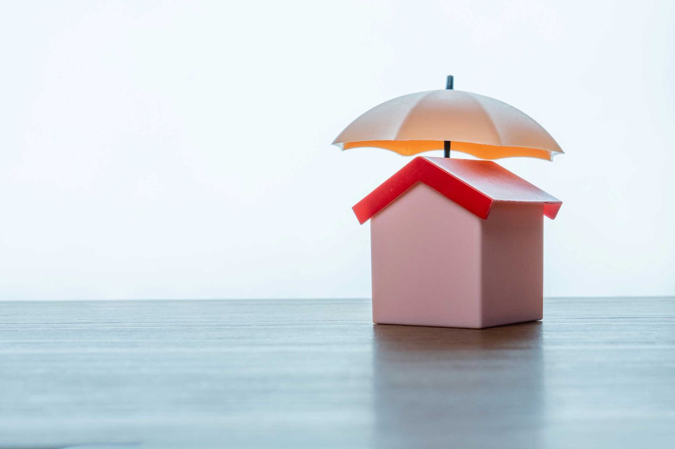 Jakie zdarzenia obejmuje standardowe ubezpieczenie domu?