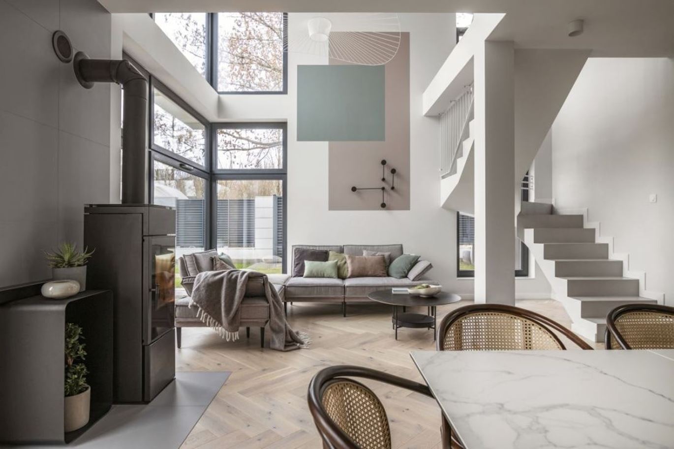 Dom zatopiony w pastelach