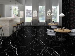 Aranżacja wnętrza restauracji w czarnym kamieniu