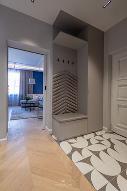 Strefa wejściowa z elegancką zabudową