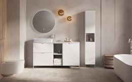 Betonowa łazienka z białym wyposażeniem