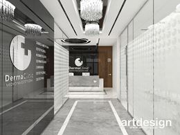 Klinika medycyny estetycznej - korytarz przy gabinetach