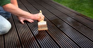 Jak zabezpieczyć drewniany taras na zimę