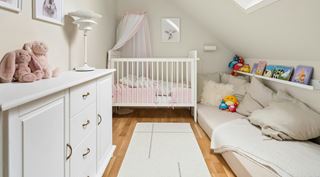 Jakie kolory wybrać do sypialni niemowlęcia, aby wspierać jego rozwój?