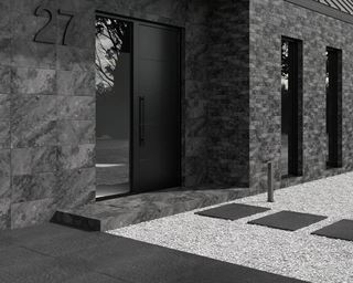 Jak udekorować elewację przy drzwiach?