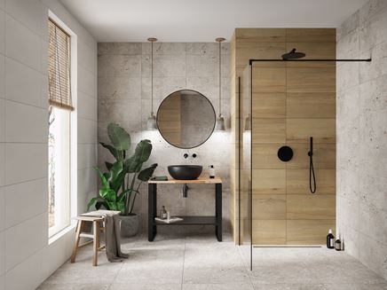 Łazienka z kabiną walk-in w betonowych i drewnianych płytach