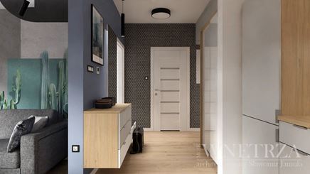 Przedpokój z niebieską ścianą