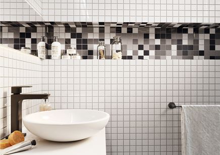 Mozaikowe wykończenie ściany w łazience Cerrad Cambia