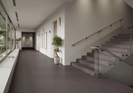 Biało-szara przestrzeń biurowa 