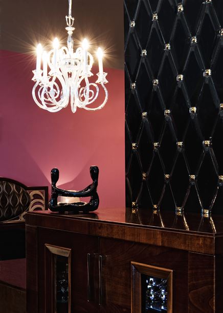 Salon glamour z czarnymi płytkami z serii Dunin Carat Tiles