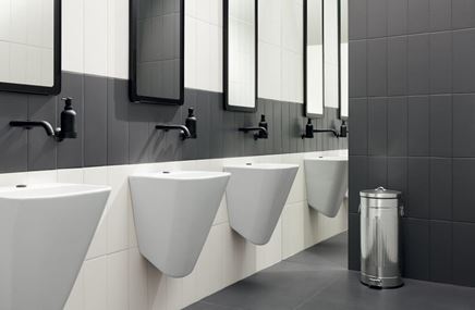 Toaleta publiczna z aranżacją Tubądzin Industria