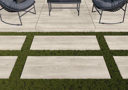 Detal białej płytki tarasowej Cerrad Tauro