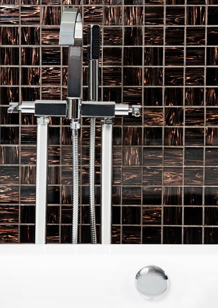 Detal brązowej mozaiki szklanej z kolekcji Dunin Jade