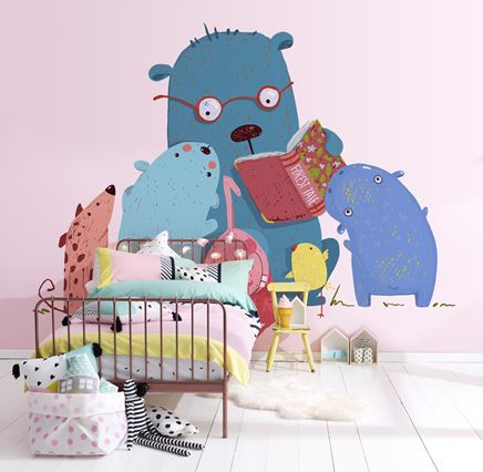 Kolorowe naklejki w pokoju dziewczynki