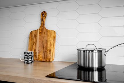 Detal ceramicznych płytek w kuchni Dunin Tritone