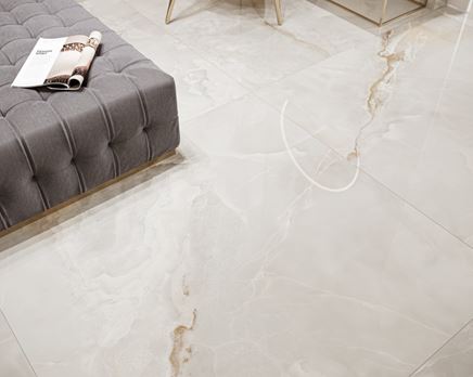 Detal polerowanej podłogi Paradyż Invisible