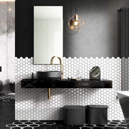 Łazienka glamour w czarno-białej mozaice
