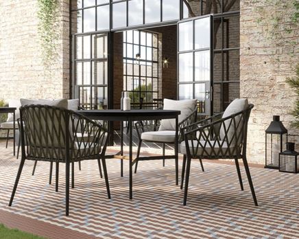 Taras z barwną mozaiką