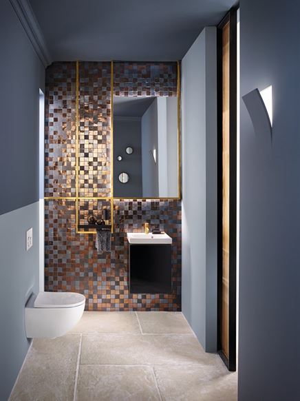 Toaleta w mozaice z ceramiką Geberit Acanto
