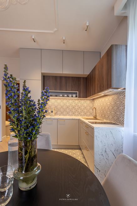 Kuchnia z geometrycznym dekorem