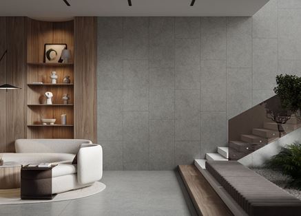 Szare wykończenie ściany w salonie ze schodami