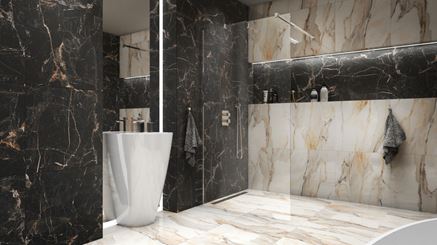Czarny i biały marmur z dodatkiem złota w łazience w stylu glamour