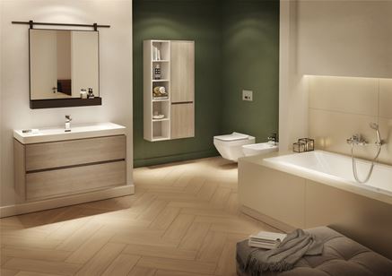 Biało-zielona łazienka z jasną podłogą w drewnie Cersanit Crea