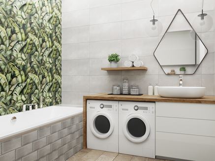 Aranżacja nowoczesnej łazienki z roślinnymi dekorami