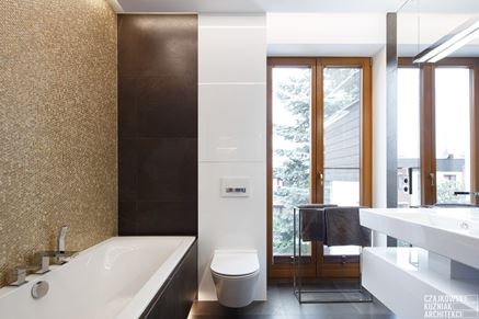 Salon kąpielowy ze złotą mozaiką