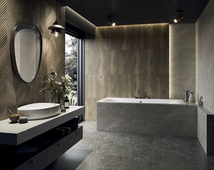 Ciemne drewno i kamień w stylowej łazience