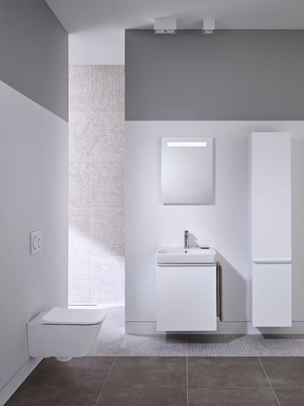 Biało-szara łazienka z kolekcją meblową Geberit Smyle Square