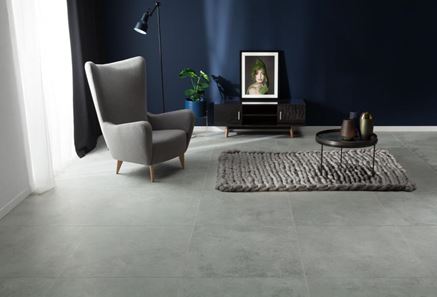 Salon z betonową podłogą Tubądzin Torano