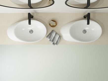 Biała asymetryczna umywalka z kolekcji Bocchi Vessel