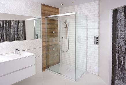 Nowoczesna łazienka z prostokątną kabiną prysznicową