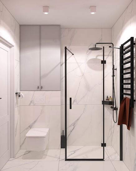 Łazienka z prysznicem w kwadratowych, marmurowych kaflach