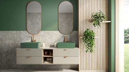 Kamień i zieleń w stylowej łazience z oknem
