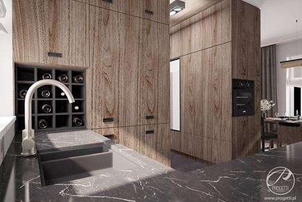 Drewnopodobna wysoka zabudowa kuchenna w nowoczesnym domu