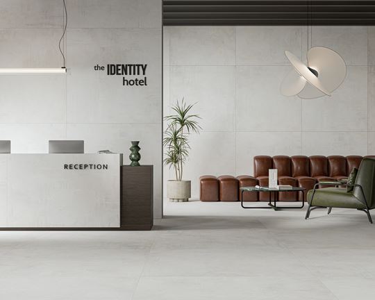 Płytki wielkoformatowe w przestrzeni publicznej