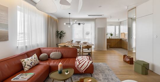 Pogodzone przeciwieństwa w mieszkaniu na Woli